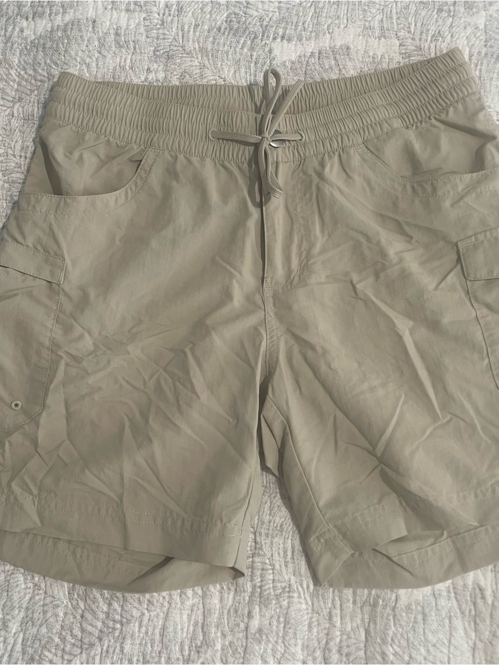 Women’s Lightweight Drawstring Cargo Shorts - Tan